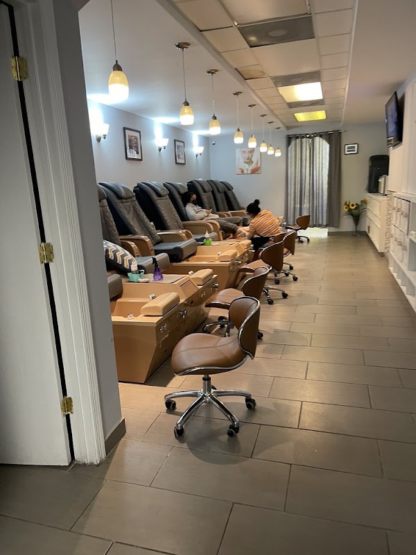 QQ Nails & Spa