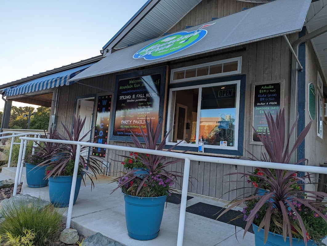 Mountain Run Mini Golf