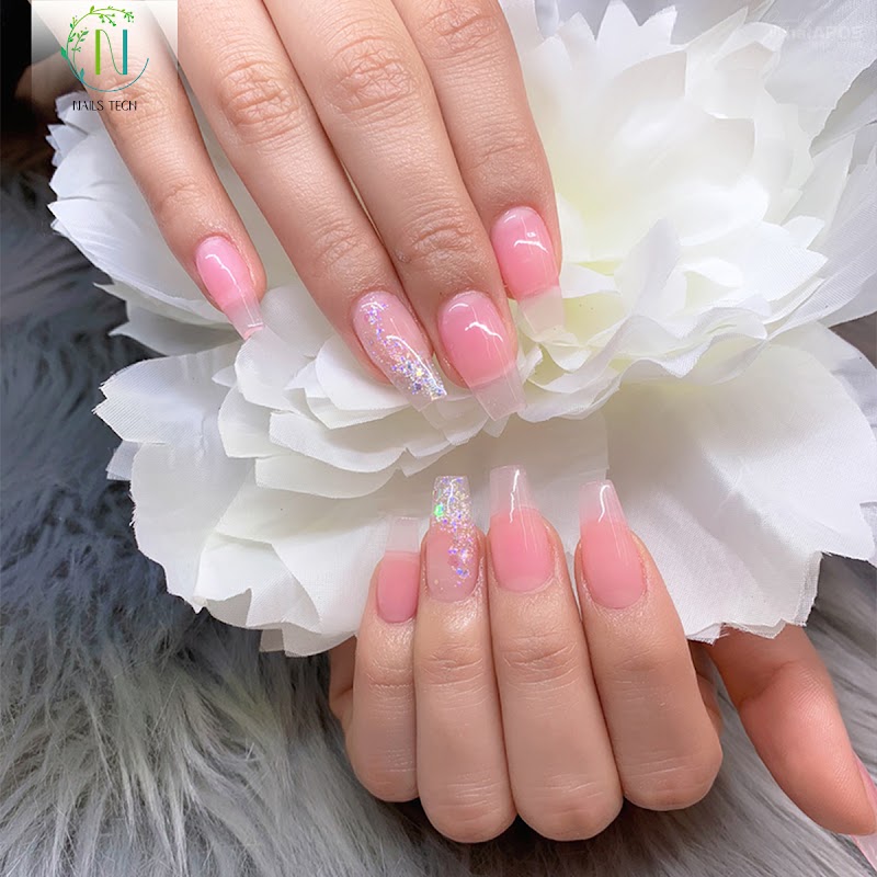 Nail Tech