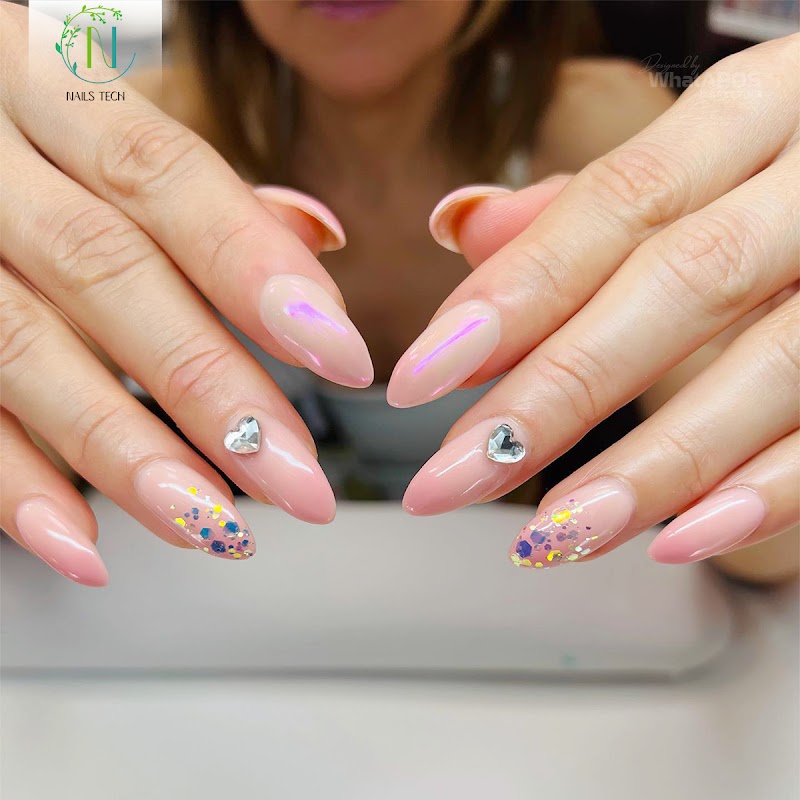 Nail Tech