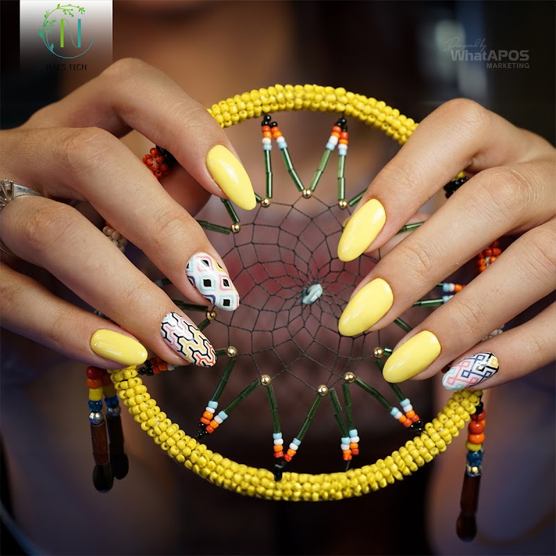 Nail Tech